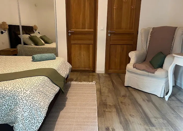 Pandora לינה וארוחת בוקר 5*